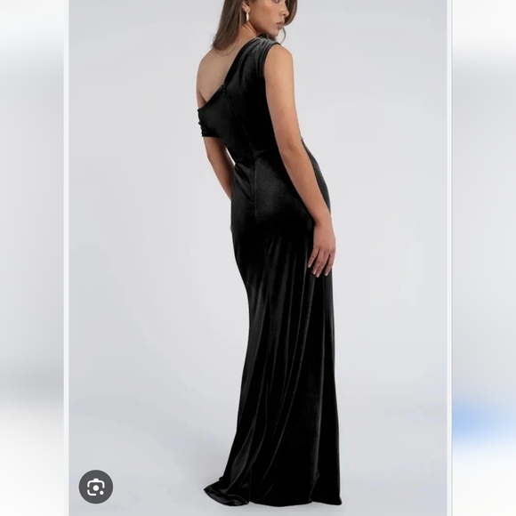 Jenny Yoo Black Velvet Jordan Asymmetrical Shoulder Formal Bridesmaid Dress 10 - Picture 2 of 16